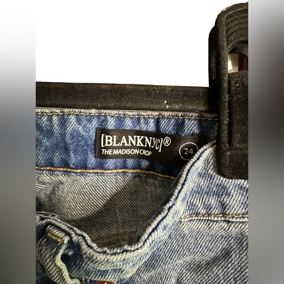 NEW Blank NYC Medium Wash Distressed The Madison High Rise Crop Size 24/ 0 - Picture 7 of 11